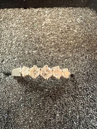 anillo 5 diamantes oro blanco