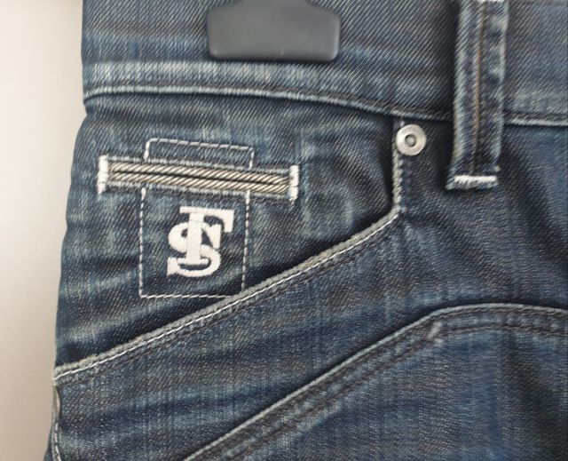 FALDA VAQUERA FREESOUL