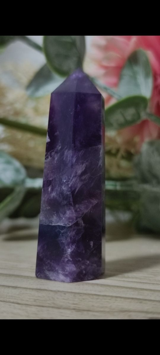 Minerales piedras naturales punta amatista jugoso