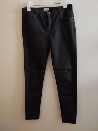 Pantalón efecto cuero