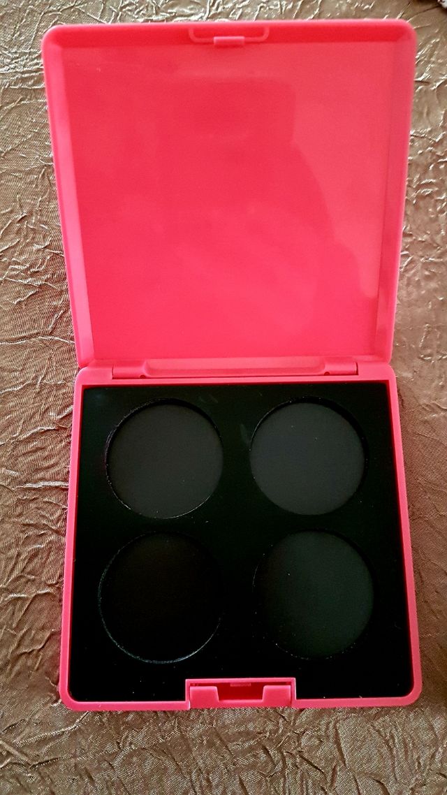 Palette e pennello Neve Cosmetics