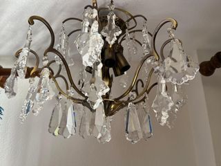 Lámpara techo bronce araña cristales roca.
