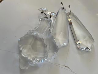 Lámpara techo bronce araña cristales roca.