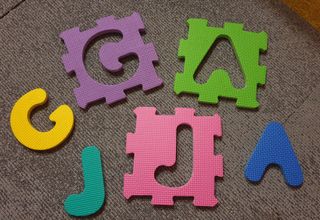 Alfombra puzzle abecedario goma EVA