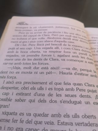 Libro valenciano La dent de Clara