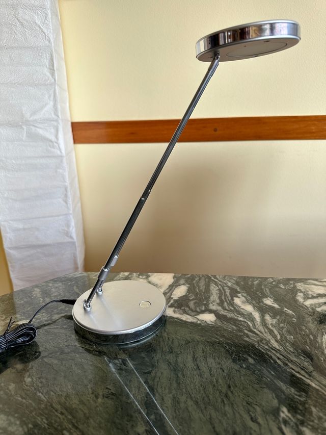 Lámpara de escritorio plata extensible