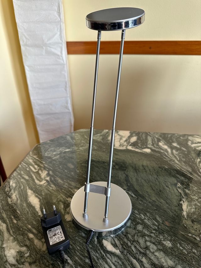 Lámpara de escritorio plata extensible