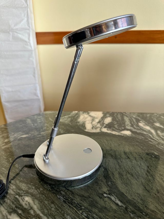 Lámpara de escritorio plata extensible