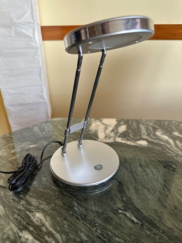 Lámpara de escritorio plata extensible