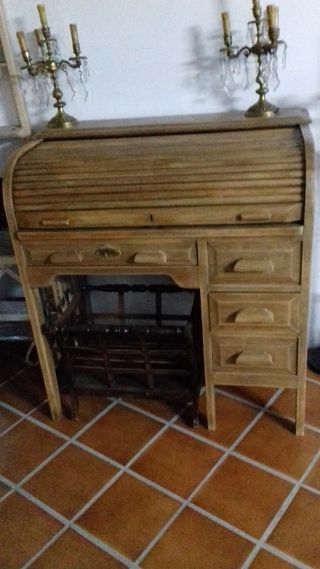 Escritorio de persiana antiguo