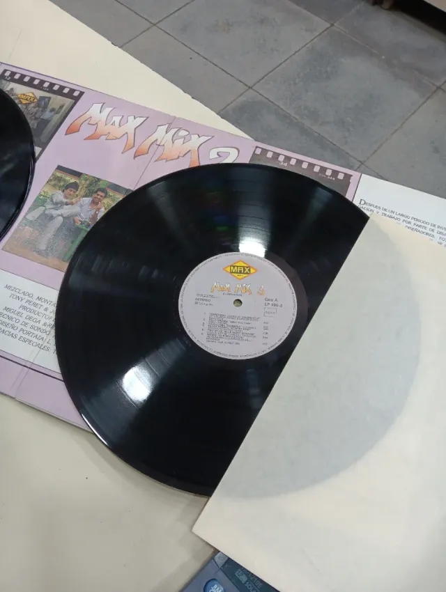 Vinilo MAX MIX 3 años 80 el tercer megamix español