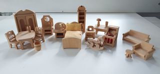 MUEBLES DE MADERA PARA CASITA DE MUÑECAS