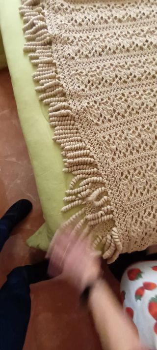 Colcha de ganchillo hecha a mano