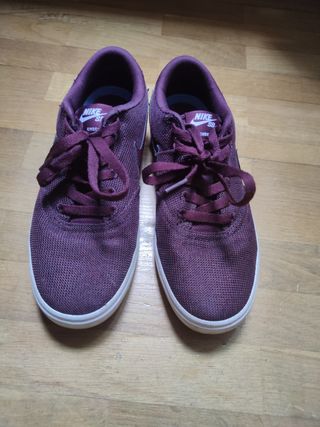 wmns nike sb check solar 39 granates
