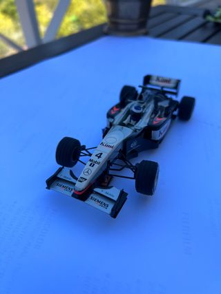 Coche Scalextric mclaren mercedes mp-16