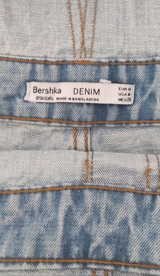 Peto vaquero corto, Bershka