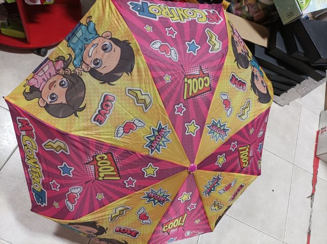 Ombrello richiudibile Me contro Te 