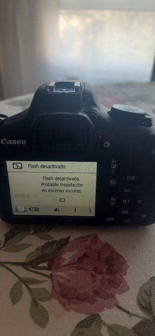 CANON EOS 1300D + 2 correas + funda *Como nueva*