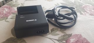 CANON EOS 1300D + 2 correas + funda *Como nueva*