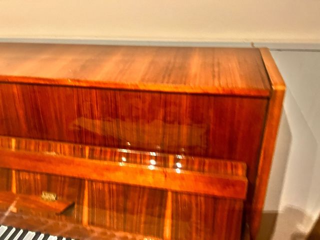 Piano acustico Cherny