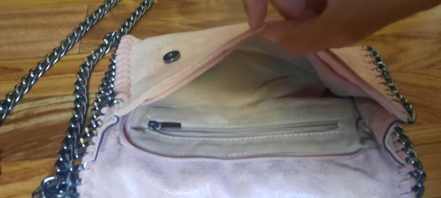 Bolso rosa palo con cadena 