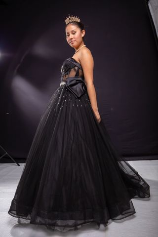 Alquiler Vestido negro para Quinceañera