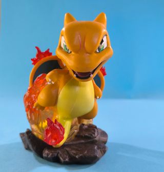 CHARIZARD FIGURA DE COLECCIÓN POKÉMON