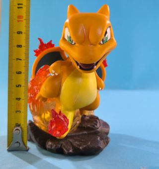 CHARIZARD FIGURA DE COLECCIÓN POKÉMON