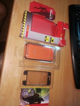 Funda iPhone 5 carcasa PELI. Es marca Peli,