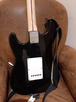 Squier Stratocaster indonesia