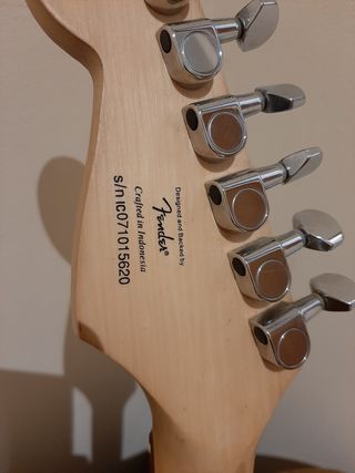 Squier Stratocaster indonesia