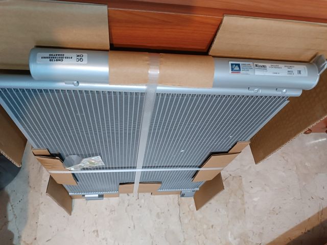 Condensatore climatizzatore auto con essiccatore