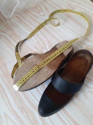 Zuecos antiguos madera