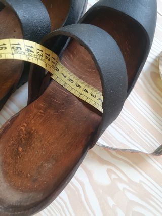 Zuecos antiguos madera