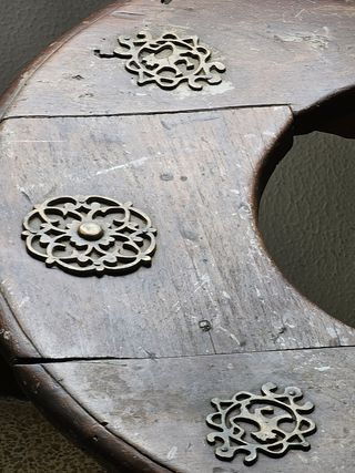 Mesa antigua madera y bronce