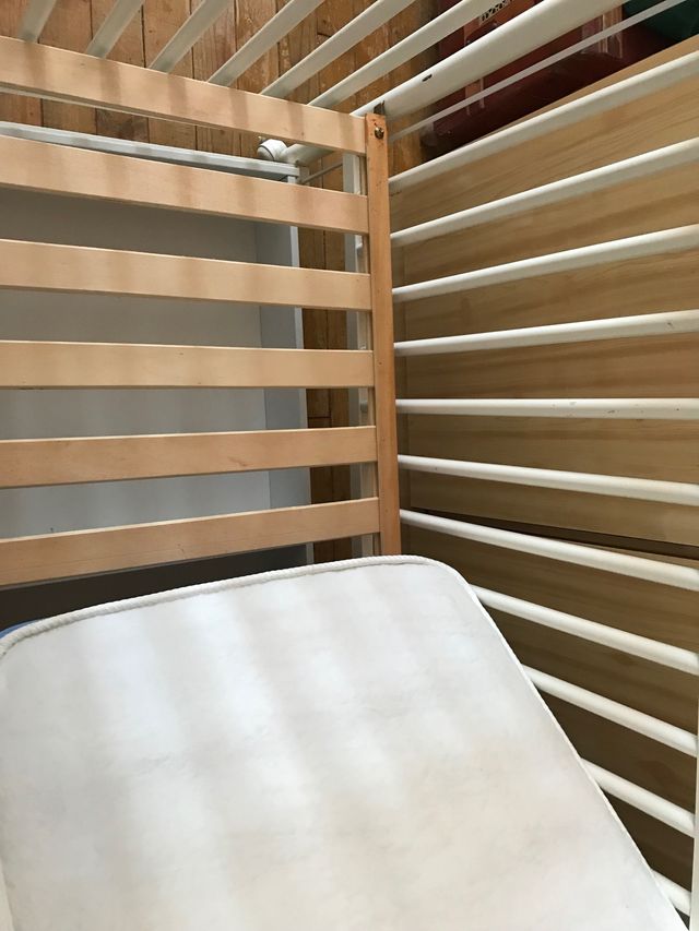 Cuna madera lacada en blanco. Micuna