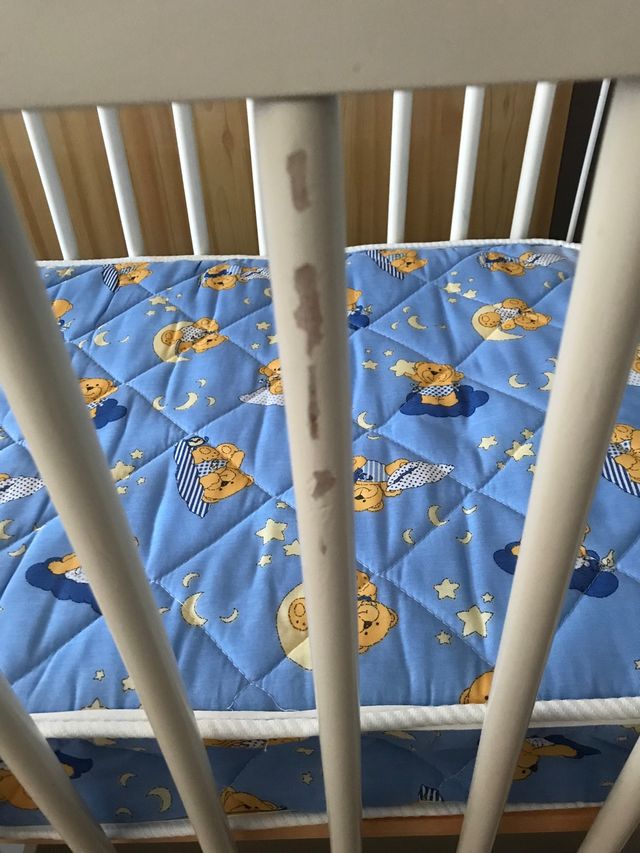 Cuna madera lacada en blanco. Micuna