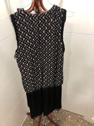 Vestido de fiesta con flecos