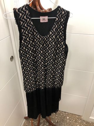 Vestido de fiesta con flecos