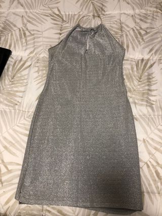 Vestido de fiesta plateado brillante