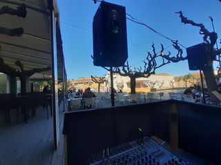 DJ y alquiler de sonido e iluminación