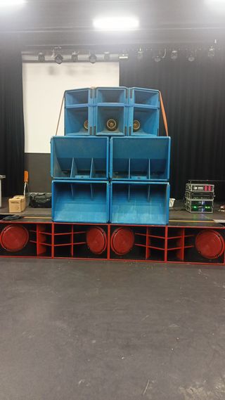 DJ y alquiler de sonido e iluminación