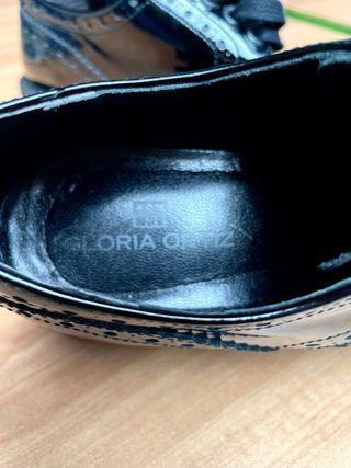 Zapatos charol mocasines negro Gloria Ortiz