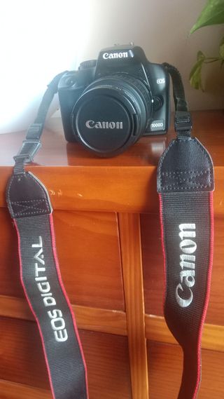 Cámara de fotos Canon EOS 1000D