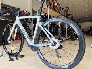 Megamo Pulse Elite 05 SH12 2023/Talla XS, S, M y L