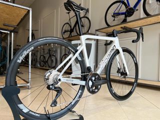 Megamo Pulse Elite 05 SH12 2023/Talla XS, S, M y L