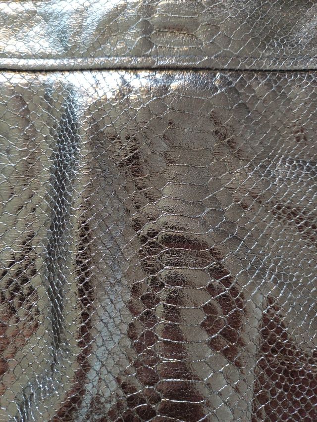 Falda metalizada plata