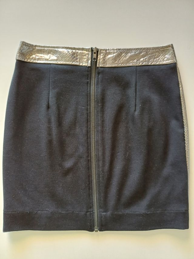 Falda metalizada plata