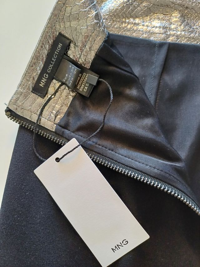 Falda metalizada plata