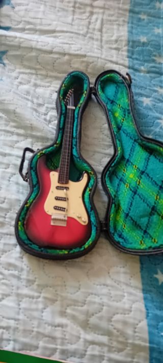 Vendo guitarra  de coleccionista